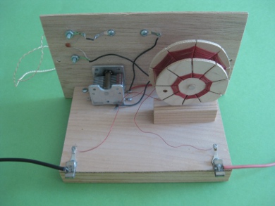 AM and short wave crystal radio.