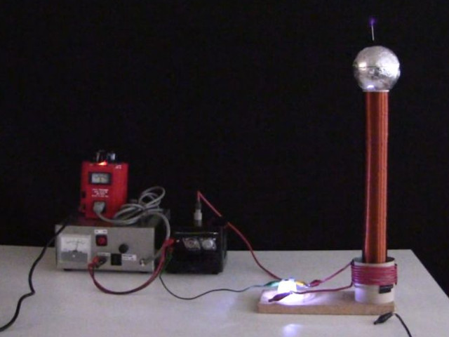 Small spark gap Tesla coil.